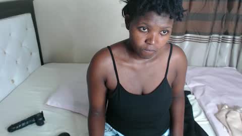 sweetslyvie online show from October 9, 12:43 pm