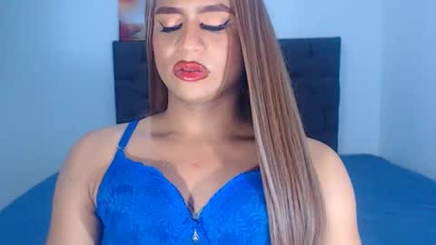 Snapshot of sweetsofiats chatting on September 14, 1:30 am SOFIA online show from September 14, 1:30 am