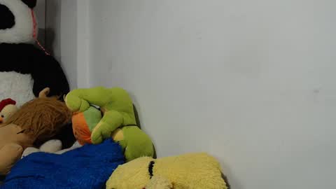 Snapshot of sweett_candy1 chatting on February 5, 3:34 am sweett_candy1 online show from February 5, 3:34 am