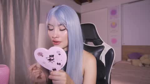 Cat independent model  online show from October 19, 1:21 am