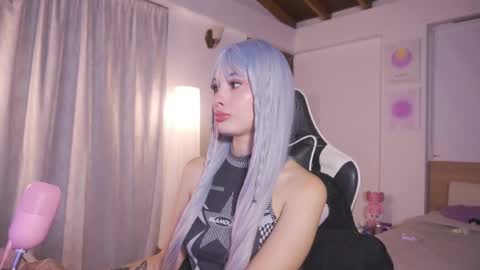 Cat independent model  online show from September 17, 2:04 am