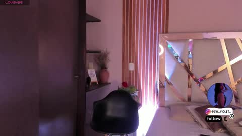 sweetviolet___ online show from April 11, 12:20 pm