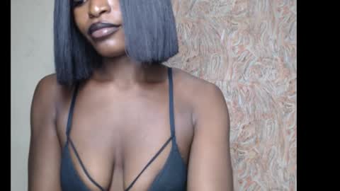 sweetxxboobsx online show from September 23, 9:10 pm