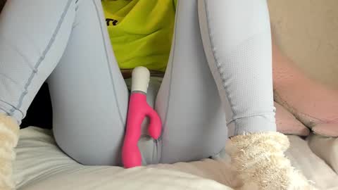 Snapshot of sweety_cum chatting on January 21, 11:24 pm Mia online show from January 21, 11:24 pm