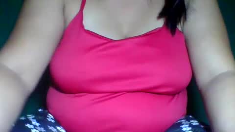 Snapshot of sweety_kaye29 chatting on January 6, 6:52 pm sweety_kaye29 online show from January 6, 6:52 pm