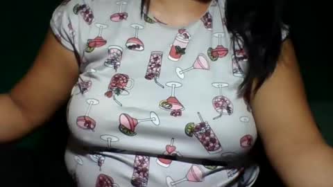Snapshot of sweety_kaye29 chatting on January 19, 5:49 pm sweety_kaye29 online show from January 19, 5:49 pm