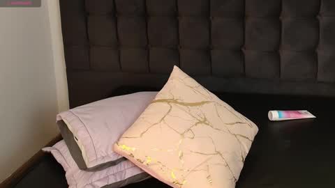 sweety nicole 3 online show from November 8, 6:27 am