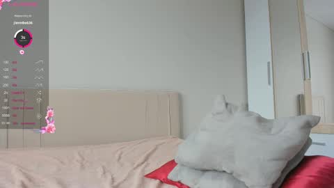 Snapshot of sweety_vikky chatting on February 27, 3:29 am Vikky online show from February 27, 3:29 am