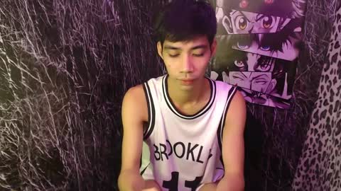Snapshot of sweetyguyxxx1998 chatting on December 15, 5:10 pm - allen online show from December 15, 5:10 pm