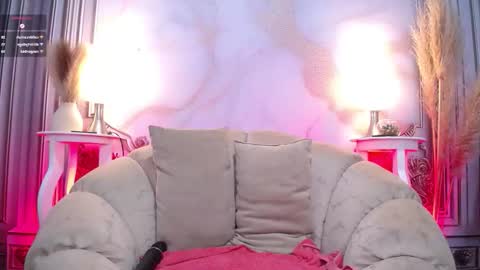 LAURA online show from October 1, 1:10 pm