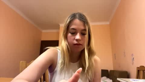 Elizabeth online show from October 20, 4:45 pm