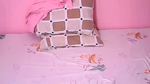 Snapshot of sweetyummygirl chatting on September 19, 12:26 am Sweetyummygirl online show from September 19, 12:26 am