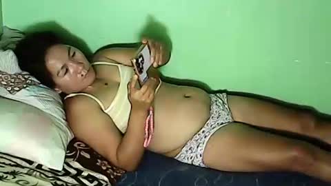Snapshot of sweetyummygirl chatting on February 17, 11:22 pm Sweetyummygirl online show from February 17, 11:22 pm