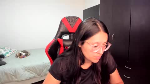 Snapshot of sweetyypeach chatting on February 19, 6:43 pm sweetyypeach online show from February 19, 6:43 pm