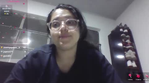 sweetyypeach online show from September 23, 4:17 am