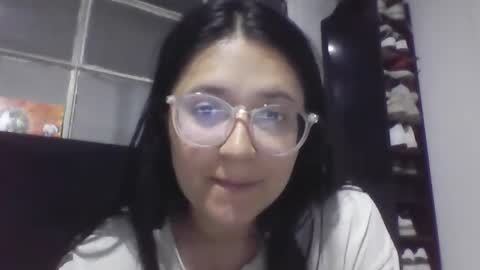 sweetyypeach online show from October 13, 11:29 pm