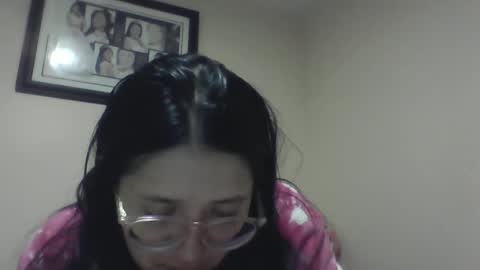 Snapshot of sweetyypeach chatting on January 18, 2:25 am sweetyypeach online show from January 18, 2:25 am