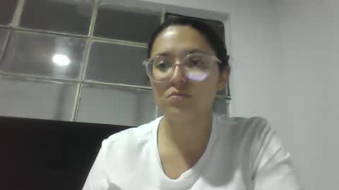 Snapshot of sweetyypeach chatting on March 4, 3:11 am sweetyypeach online show from March 4, 3:11 am
