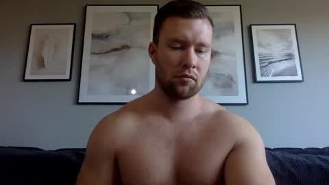 Snapshot of swekingxx chatting on February 1, 11:31 am swekingxx online show from February 1, 11:31 am