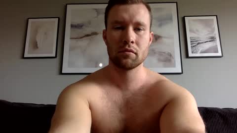 Snapshot of swekingxx chatting on February 27, 9:50 am swekingxx online show from February 27, 9:50 am