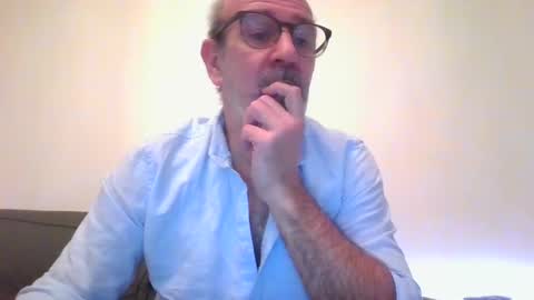 swimmi70 online show from December 3, 6:21 am