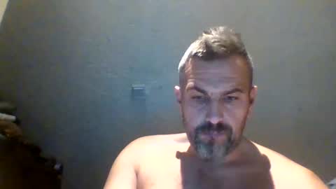 swinger_men_austria online show from December 22, 5:32 pm