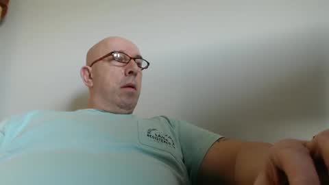 Snapshot of swissscooby55 chatting on March 2, 11:18 am swissscooby55 online show from March 2, 11:18 am
