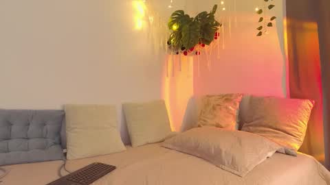 Helen  online show from December 21, 8:48 pm