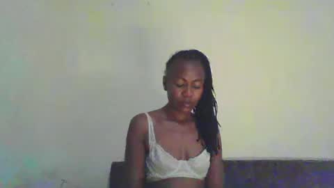 Snapshot of swtebony1 chatting on February 23, 11:04 pm ALICIA online show from February 23, 11:04 pm