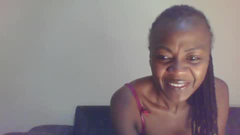 Snapshot of swtebony1 chatting on January 6, 10:05 pm ALICIA online show from January 6, 10:05 pm