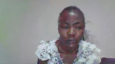 Snapshot of swtebony1 chatting on December 5, 10:17 pm ALICIA online show from December 5, 10:17 pm