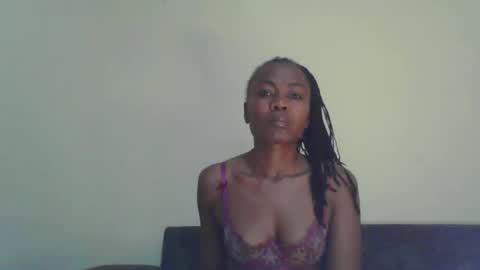 Snapshot of swtebony1 chatting on February 17, 10:27 pm ALICIA online show from February 17, 10:27 pm
