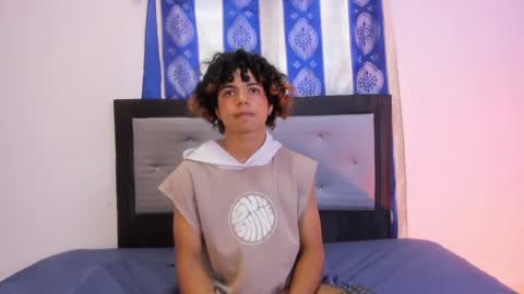 swwet_boy online show from December 15, 8:58 pm