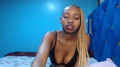 Snapshot of swyt_camilla chatting on September 10, 6:14 am Camilla online show from September 10, 6:14 am
