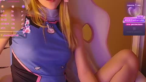 Snapshot of sydney_max chatting on December 18, 3:04 am Milena online show from December 18, 3:04 am
