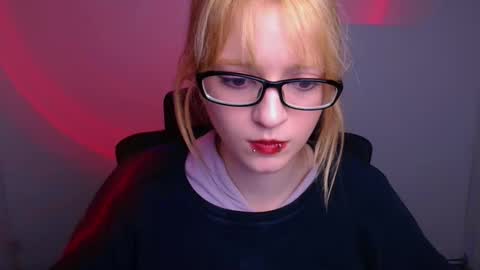 Syfer online show from November 27, 1:19 pm