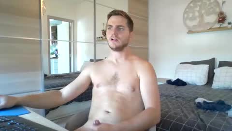 syl092 online show from October 4, 10:13 am