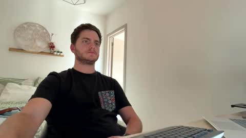 syl092 online show from April 8, 3:26 pm