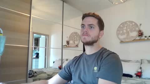 syl092 online show from October 13, 9:11 am