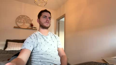 syl092 online show from April 17, 5:48 pm