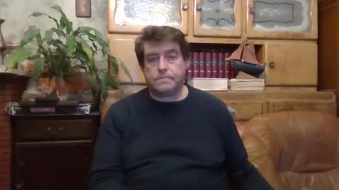 Snapshot of sympa_trique chatting on December 12, 12:48 am sympa_trique online show from December 12, 12:48 am