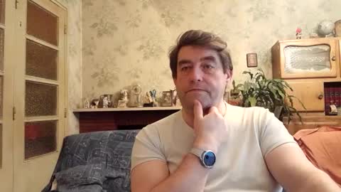 Snapshot of sympa_trique chatting on December 12, 11:36 pm sympa_trique online show from December 12, 11:36 pm