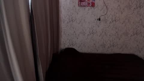 SyrenDixon online show from October 1, 6:01 am