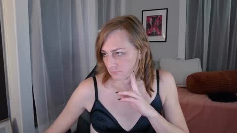 szalonaskian online show from September 10, 4:35 am