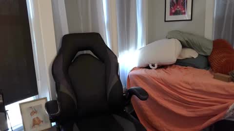 szalonaskian online show from October 3, 5:43 pm