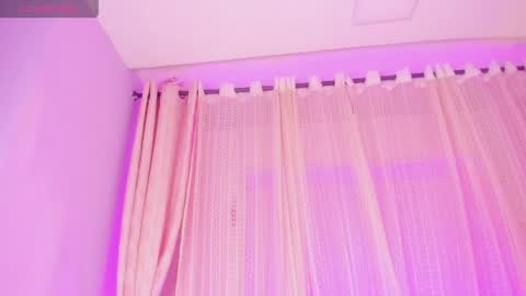 t4mmy_ online show from April 25, 4:14 am