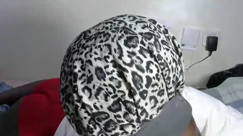 Tray online show from October 31, 12:44 am