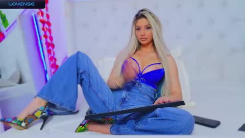 Arianna online show from February 18, 4:36 pm