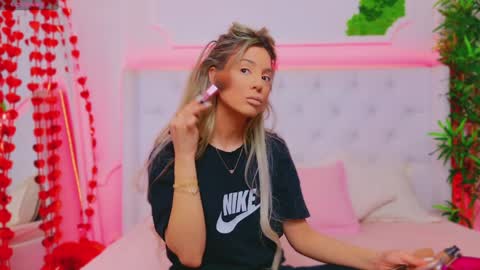 Arianna online show from February 6, 1:54 pm