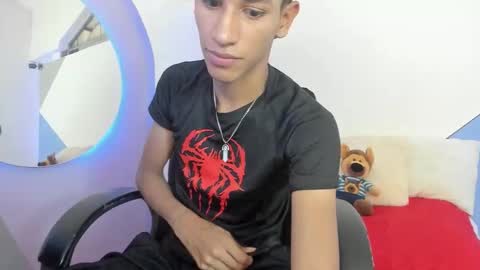 Tashi00 online show from February 27, 8:01 pm